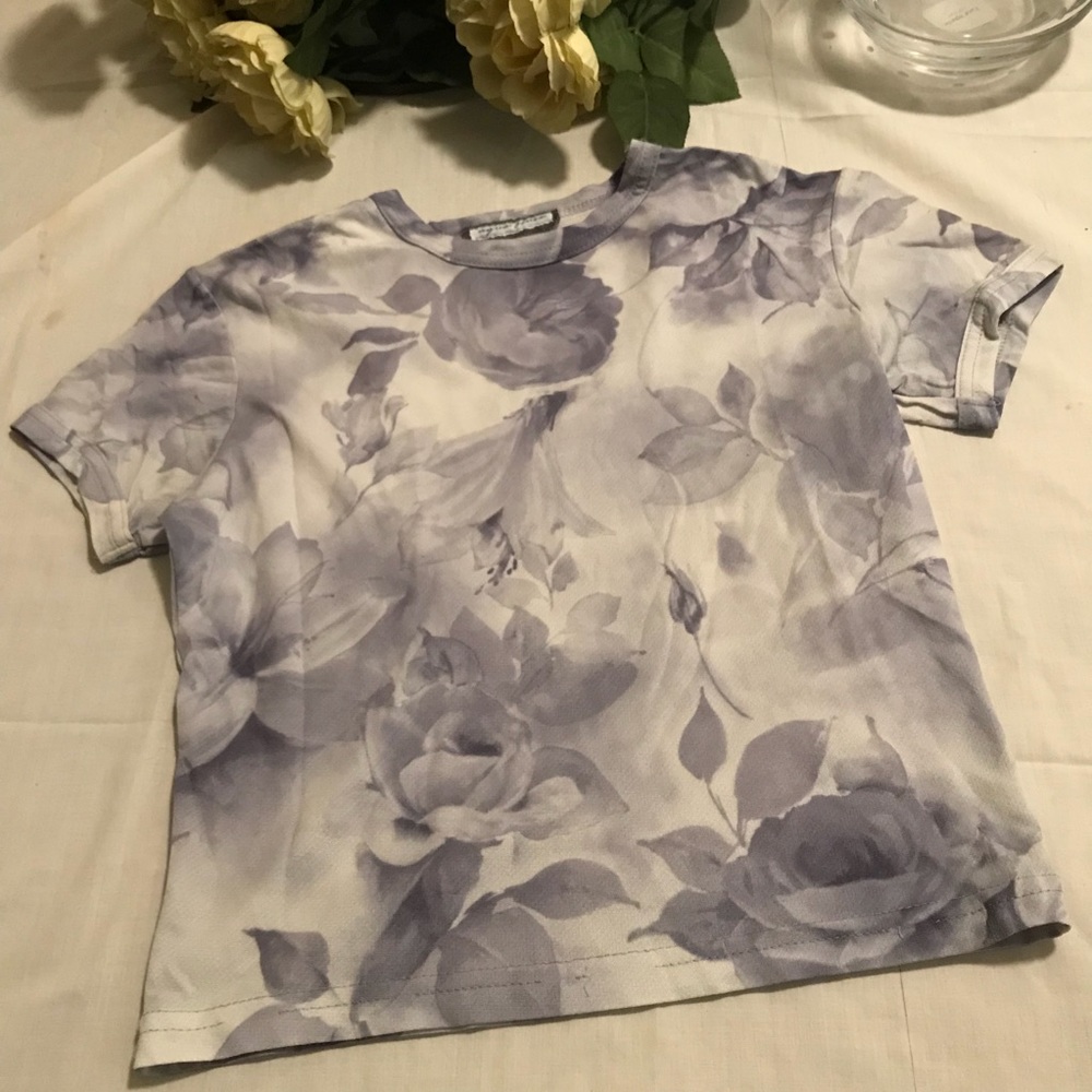Blue and white thin floral crop top.